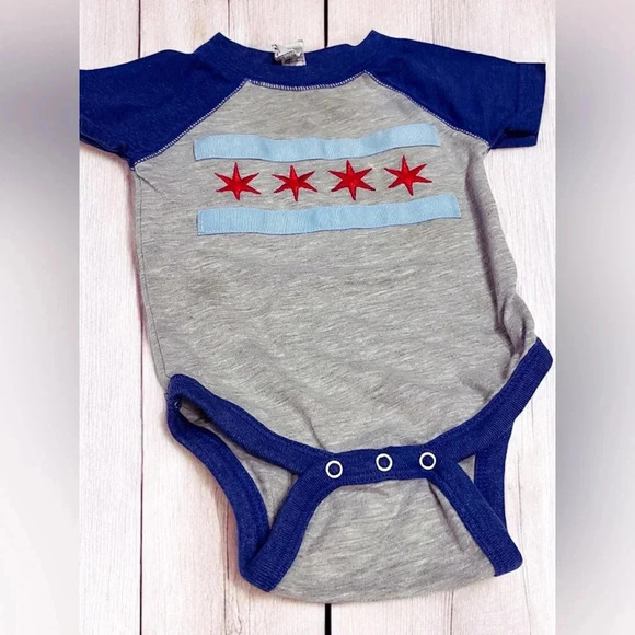 2 Chicago Cubs Rabbit Skins Infant Baby Bodysuit Red Gray Blue 6 Months Soft EUC - Picture 2 of 6